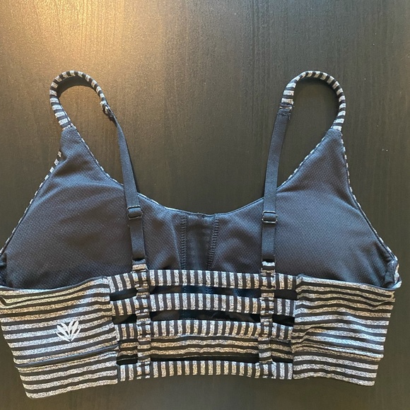 FOREVER 21 Sports Bra Size M - Picture 2 of 4